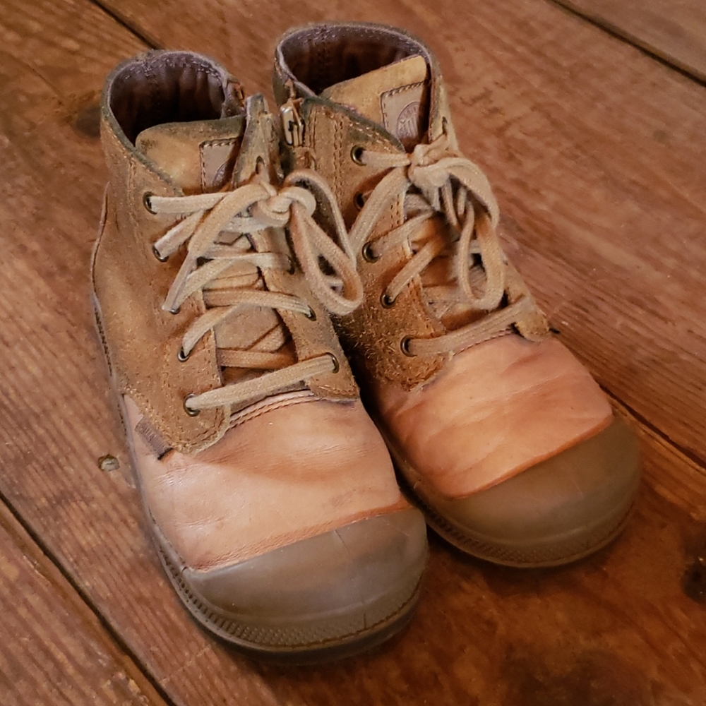 Toddler boys Palladium boots